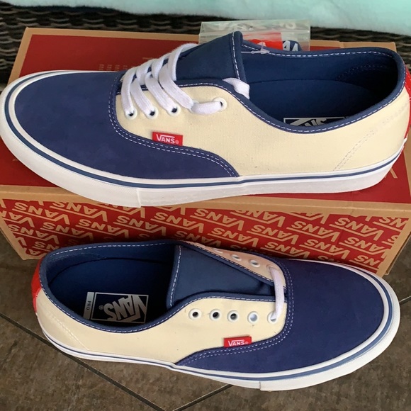 VANS AUTHENTIC PRO STV NAVY/CLASSIC WHITE WMNS - Picture 10 of 14